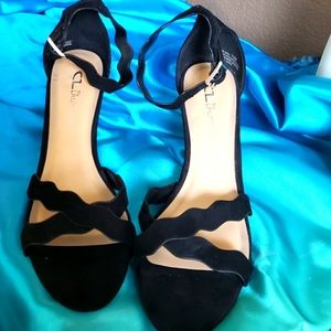 Women's Black Suede strappy Shoe